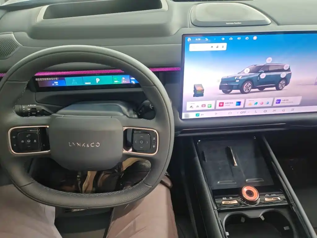 Lynk & Co 900 — миниатюра 10