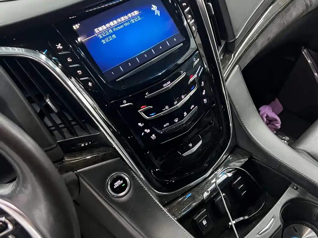 Cadillac Escalade 2016 6.2L