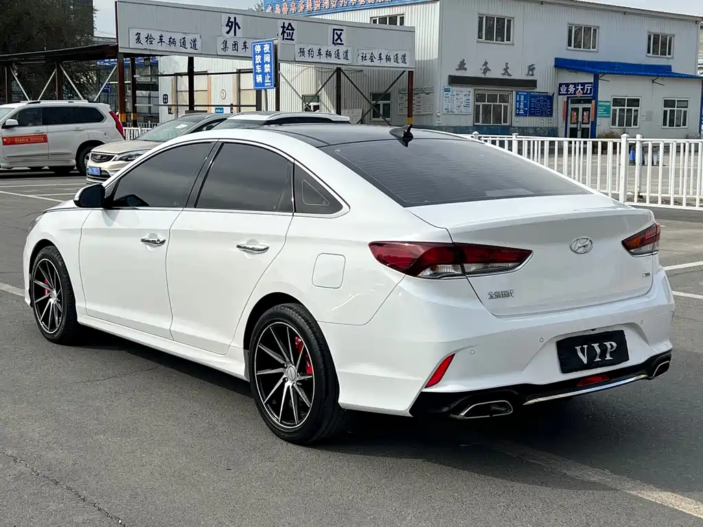 Hyundai Sonata — миниатюра 8