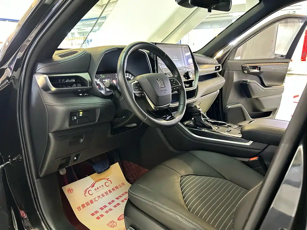 Toyota Crown Kluger — миниатюра 4