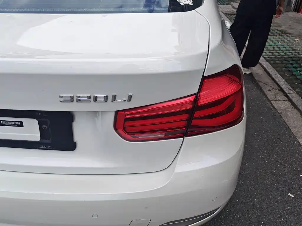 BMW 3 Series — миниатюра 11