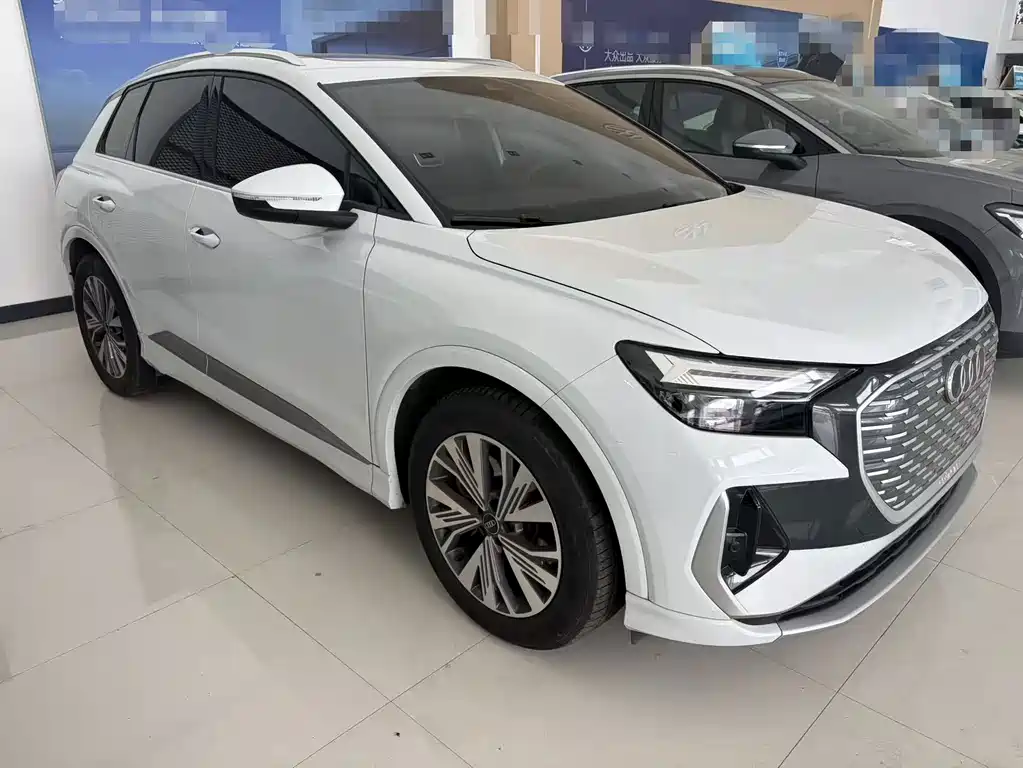 Audi Q4 e-tron — миниатюра 2