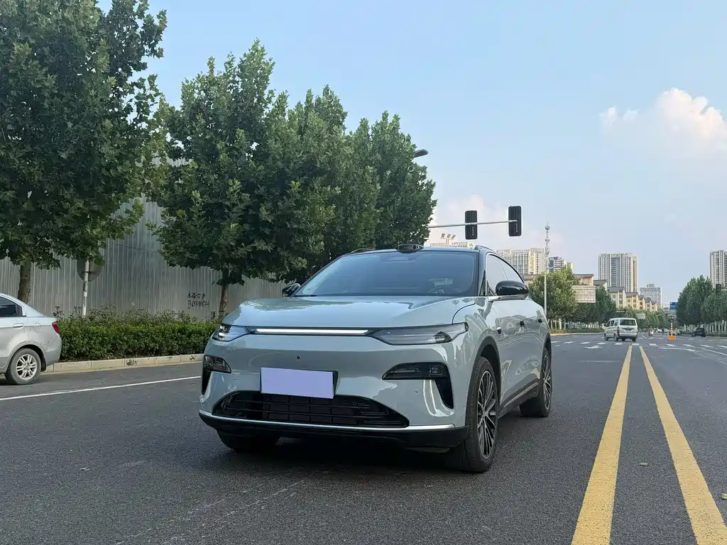 Leapmotor C11