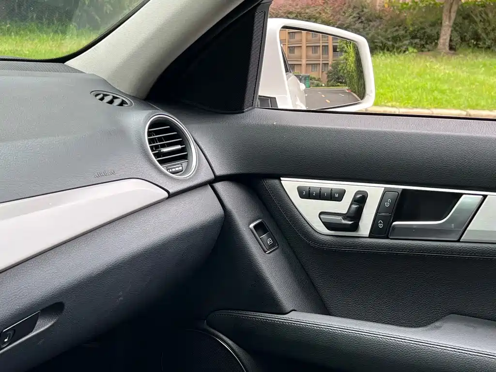 Mercedes-Benz C-Class (Import) — миниатюра 18