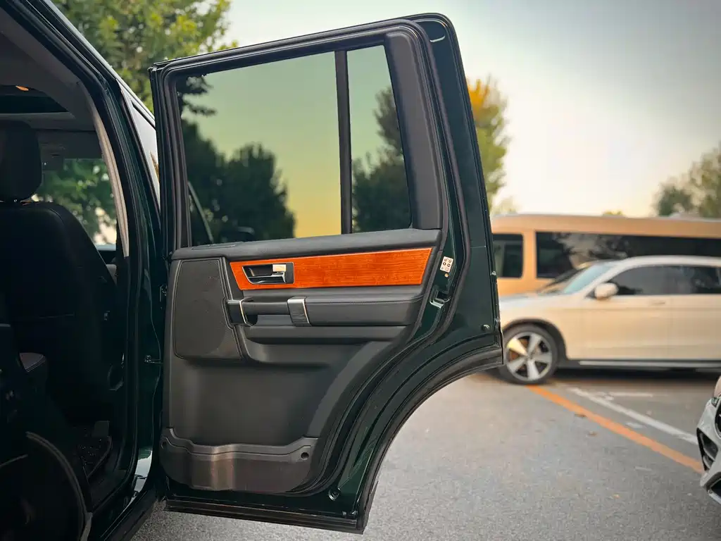 Land Rover Discovery — миниатюра 23