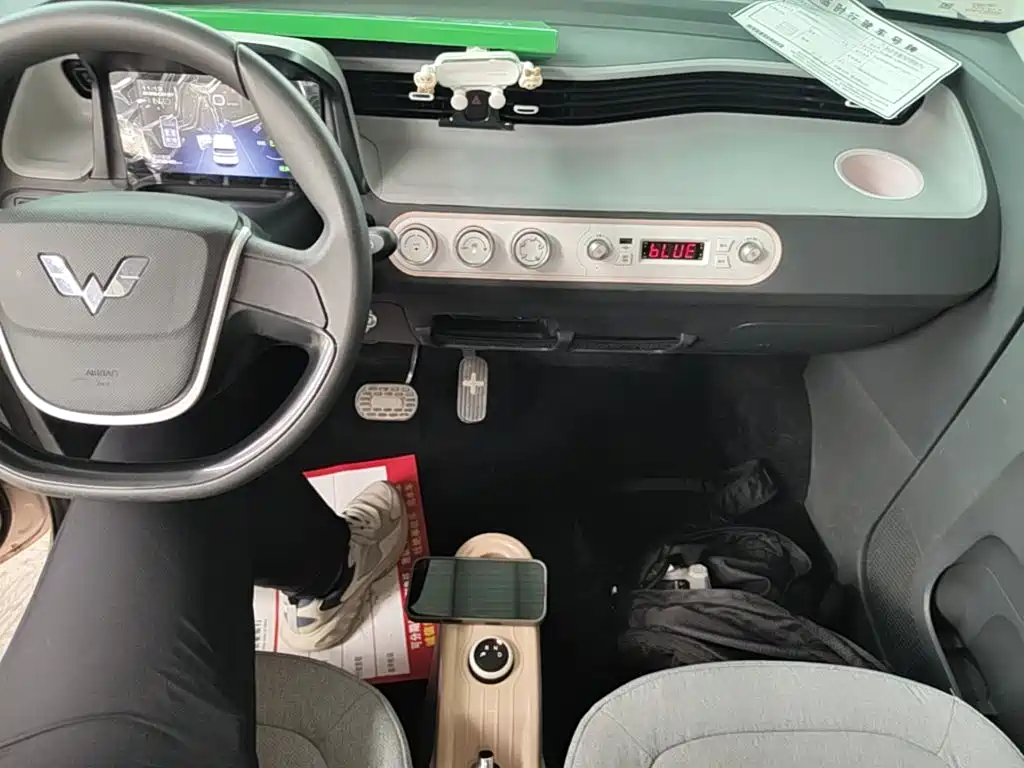 Wuling MINIEV — миниатюра 13