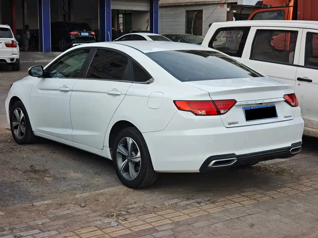 Geely Emgrand GL — миниатюра 9