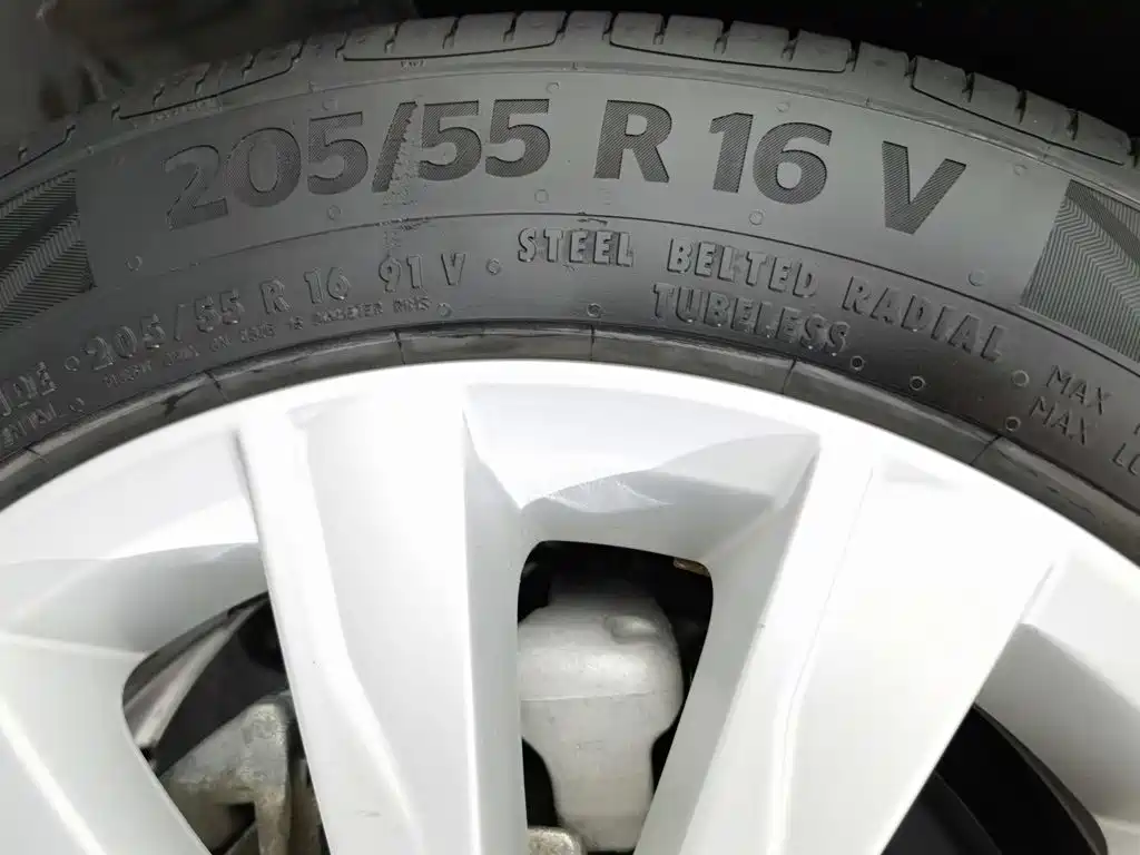 Volkswagen Sagitar — миниатюра 24