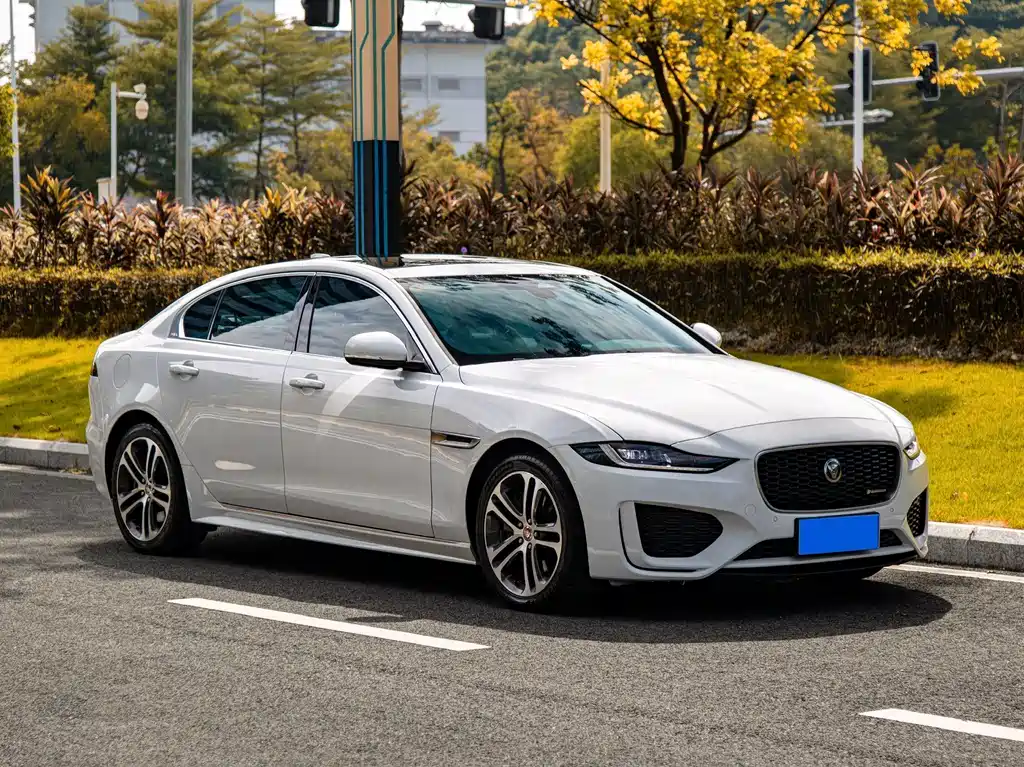 Jaguar XEL — миниатюра 3