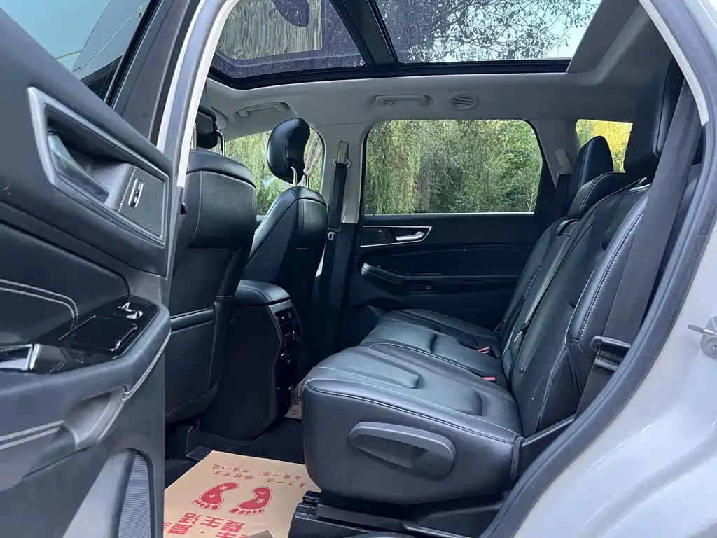 Ford Edge — миниатюра 6