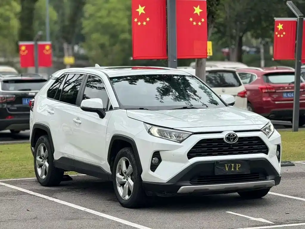 Toyota RAV4 — миниатюра 3