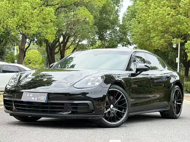 PORSCHE PANAMERA 2019