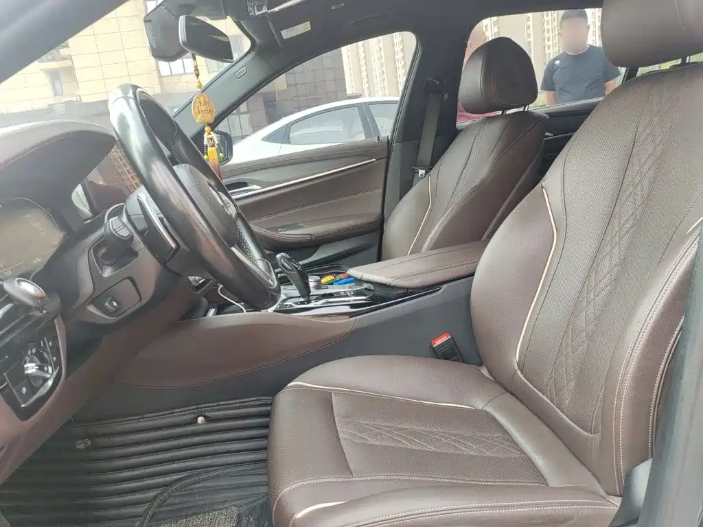 BMW 5 Series — миниатюра 16