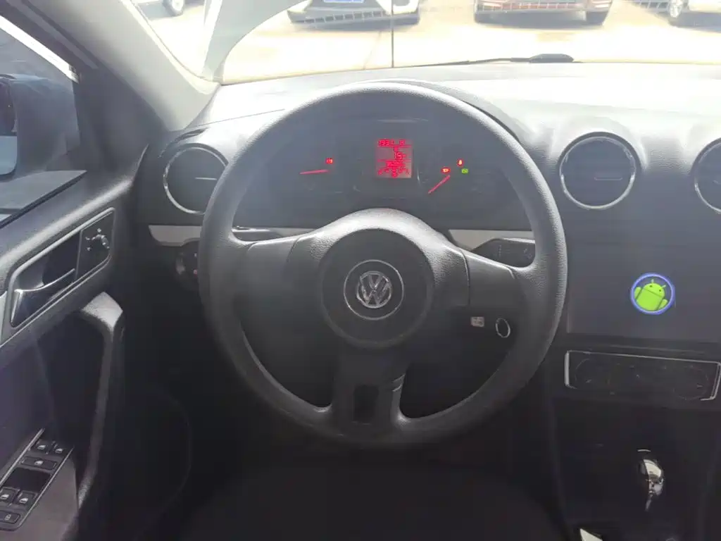 Volkswagen Jetta — миниатюра 11