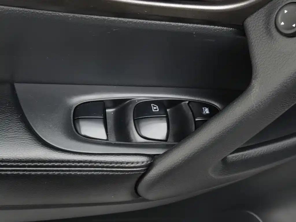 Nissan X-Trail — миниатюра 9