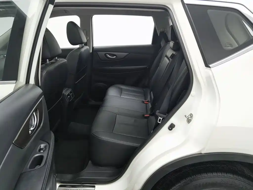 Nissan X-Trail — миниатюра 15