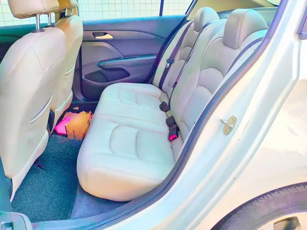 Chevrolet Cavalier — миниатюра 13