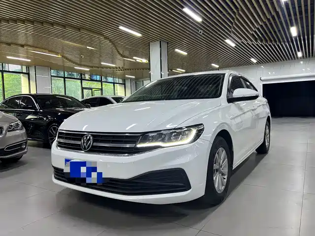 VOLKSWAGEN BORA 2021