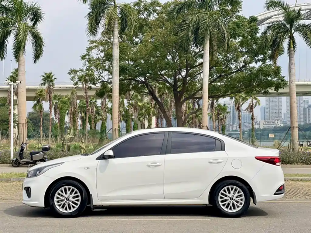 Kia K2 — миниатюра 4