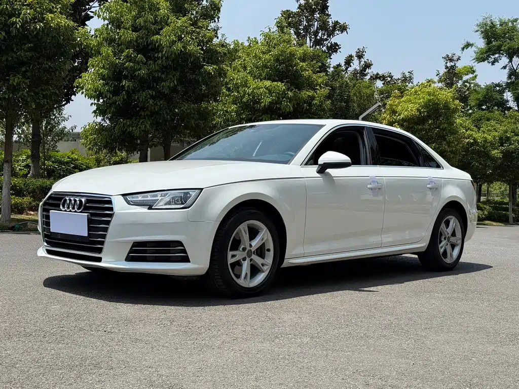 Audi A4L 2018