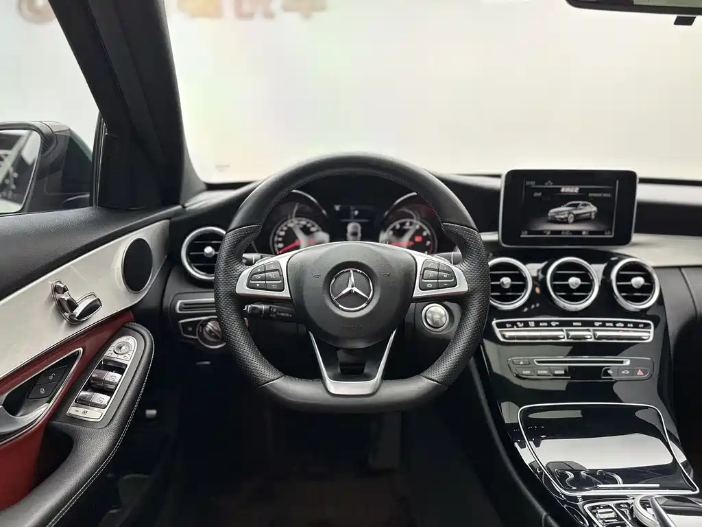 Mercedes-Benz C-Class — миниатюра 8