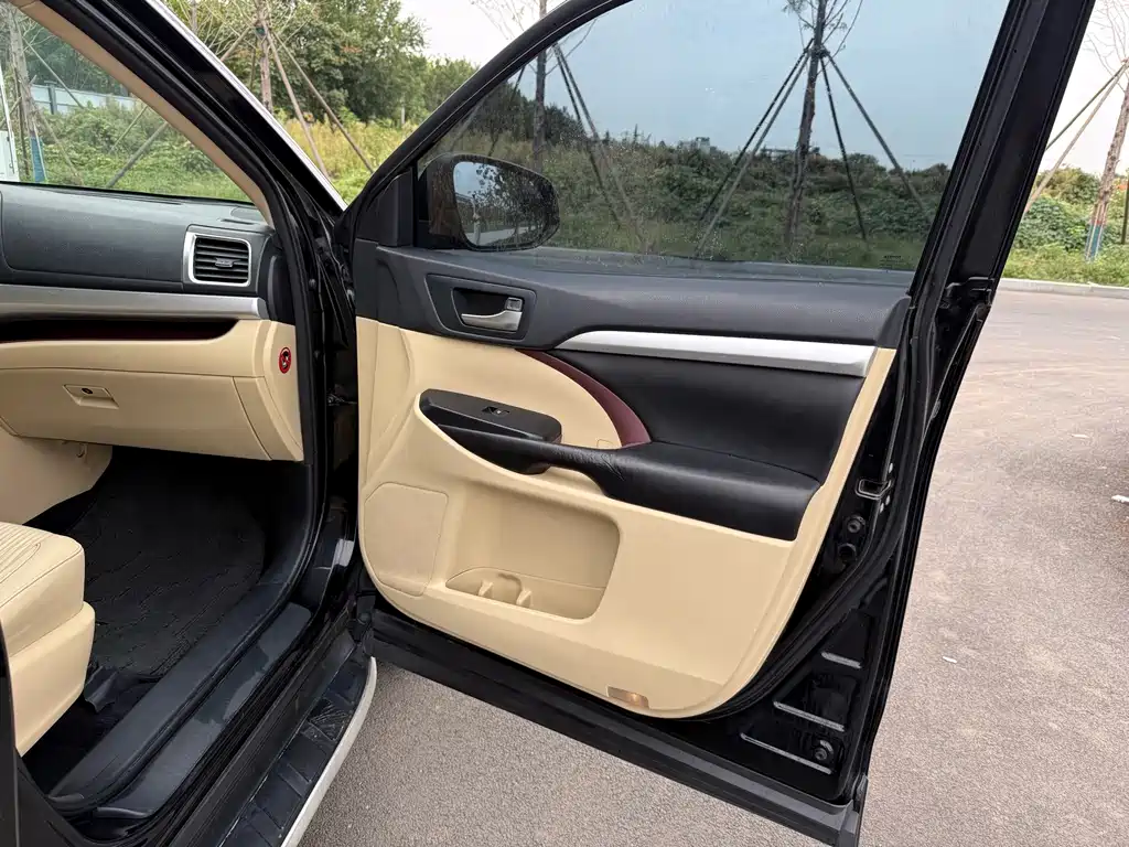 Toyota Highlander — миниатюра 13