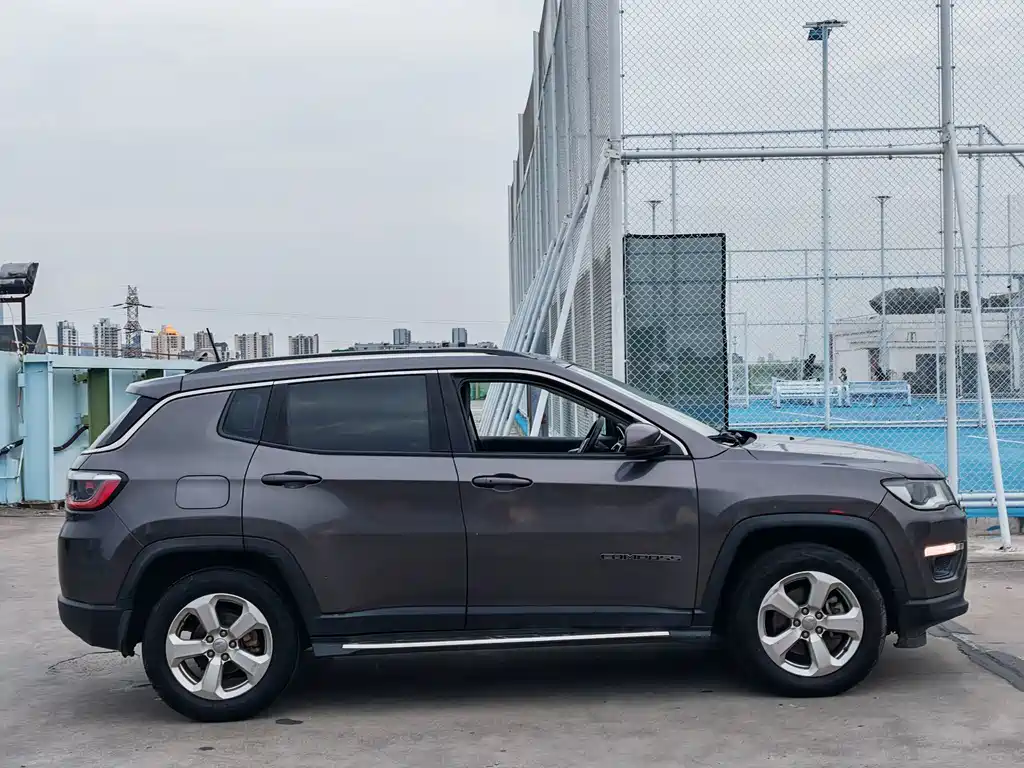 Jeep Compass — миниатюра 4