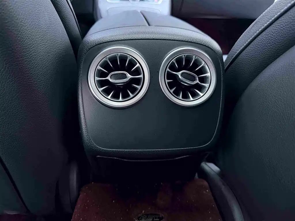 Mercedes-Benz CLS — миниатюра 13