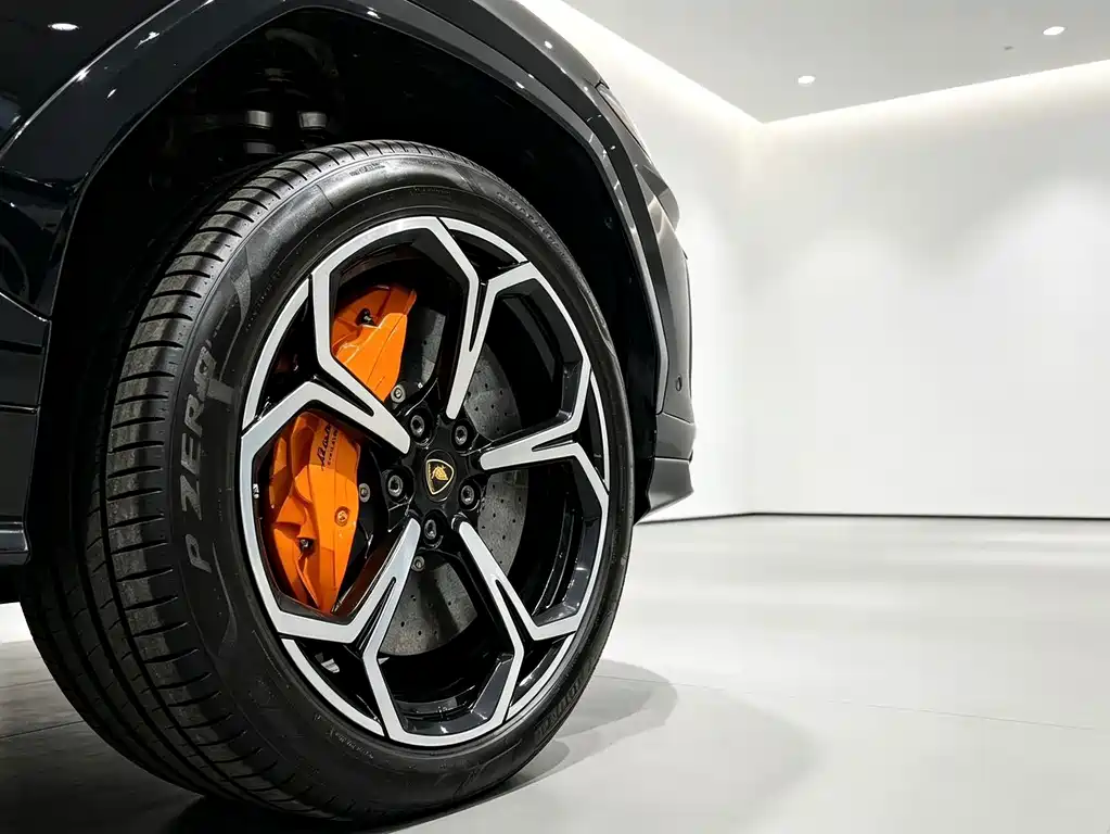 Lamborghini Urus — миниатюра 4