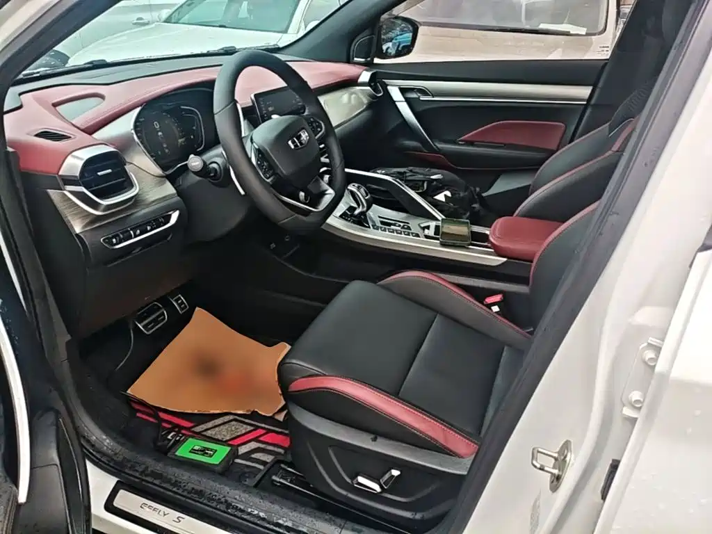 Geely Binyue — миниатюра 15
