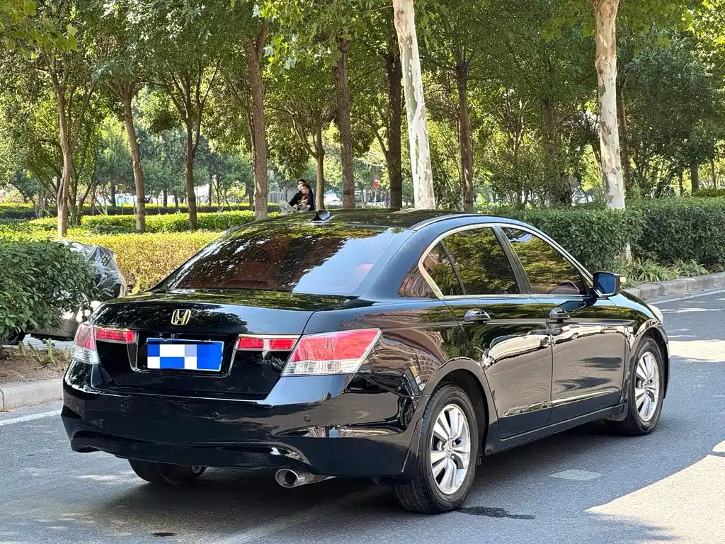Honda Accord — миниатюра 9