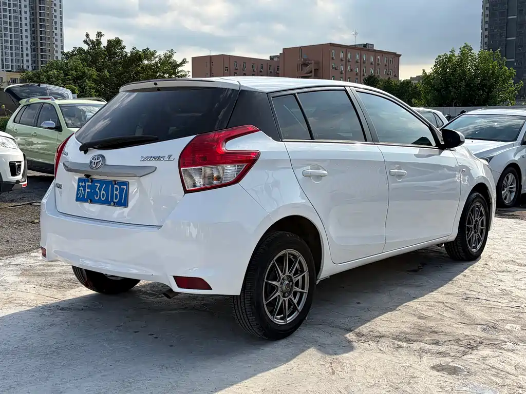 Toyota Yaris L — миниатюра 5