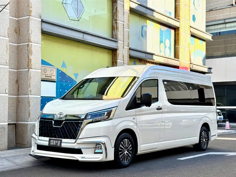 Toyota Hiace 2025