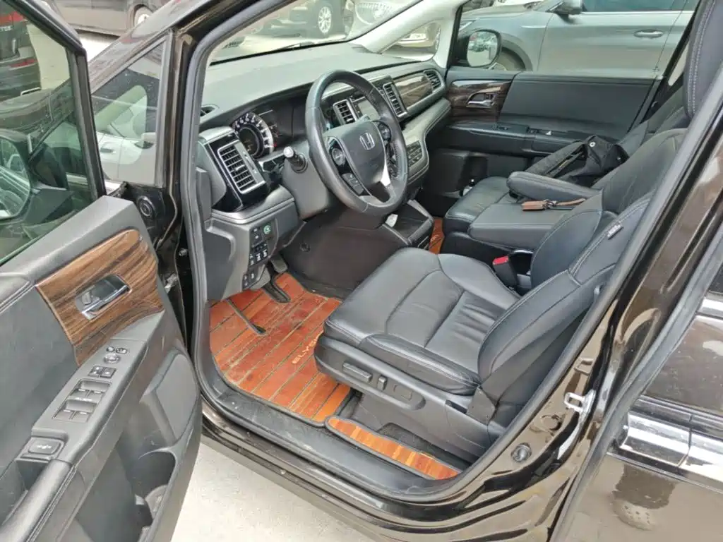 Honda Elysion — миниатюра 16