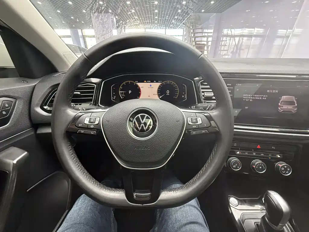 VOLKSWAGEN T ROC EXPLORING SONGS