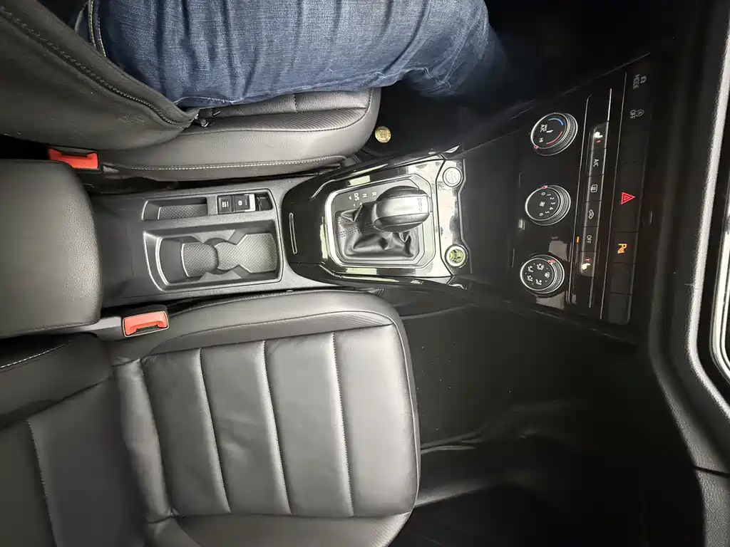 VOLKSWAGEN T ROC EXPLORING SONGS