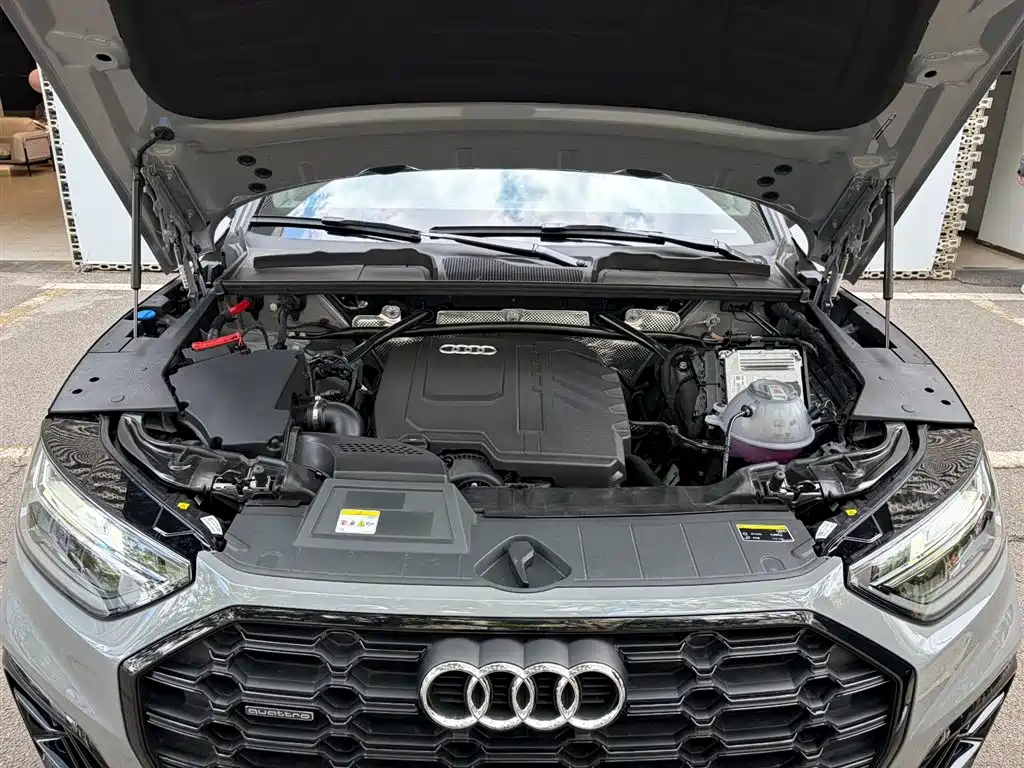 Audi Q5L 2025 45 40 TFSI Luxury