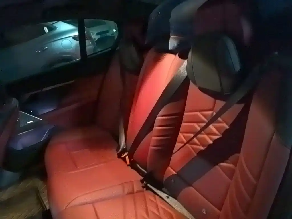 BMW i5 — миниатюра 13