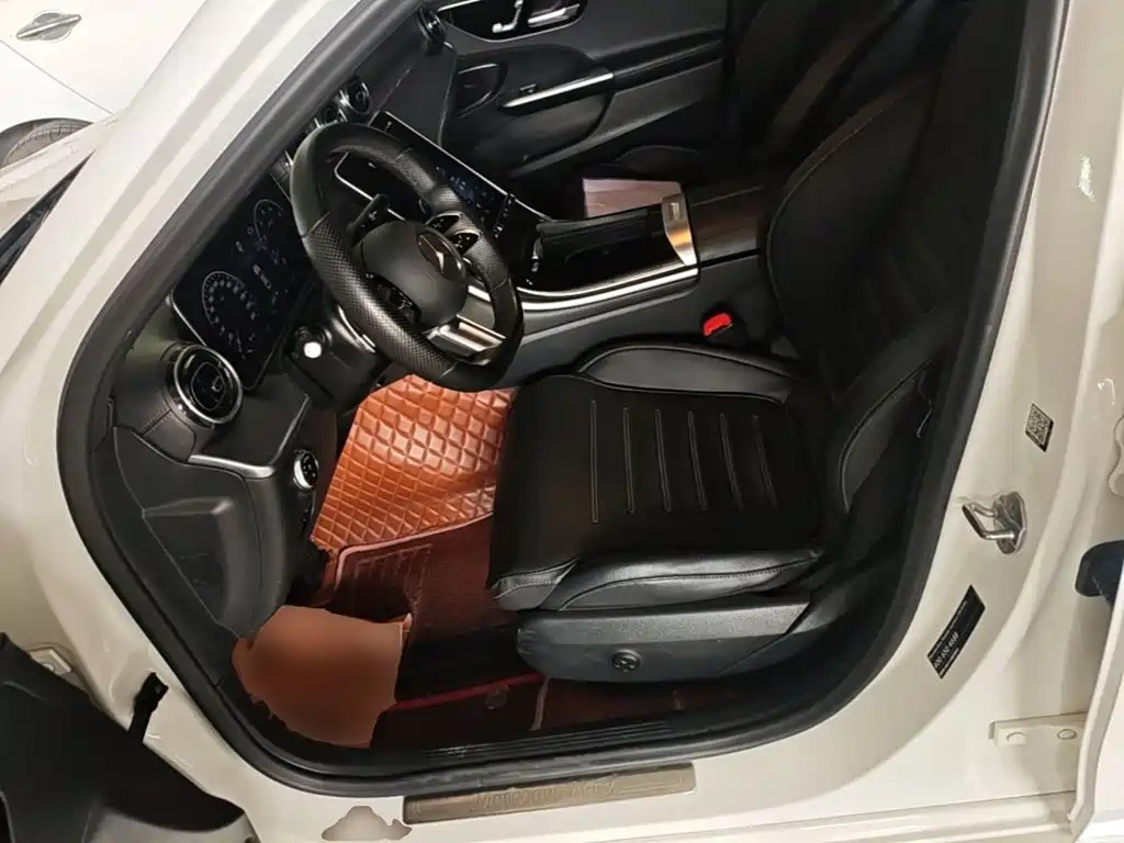 Mercedes-Benz C-Class — миниатюра 15