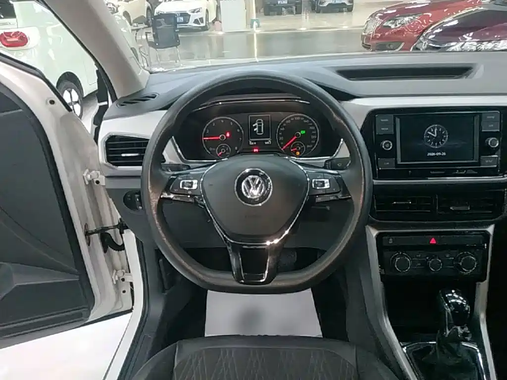 Volkswagen T-Cross — миниатюра 11