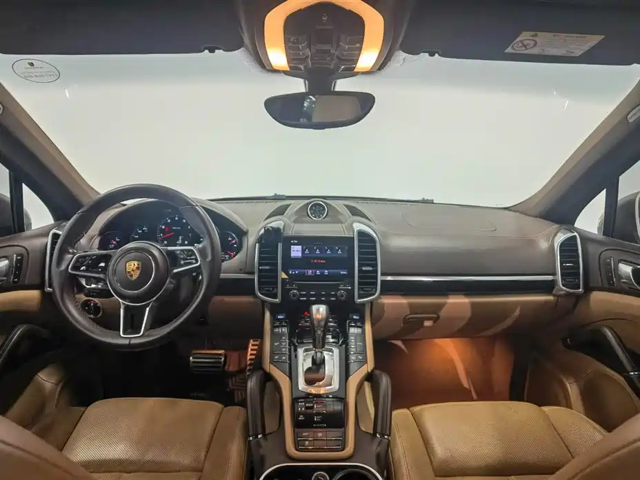 Porsche Cayenne — миниатюра 12