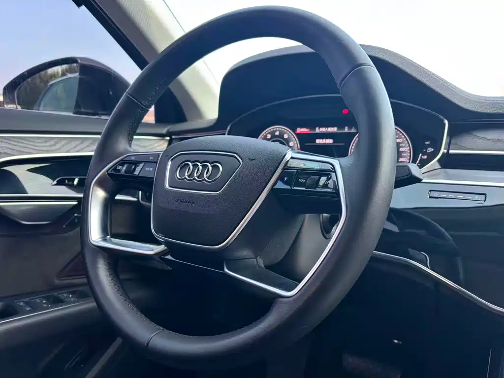 Audi A8 — миниатюра 7