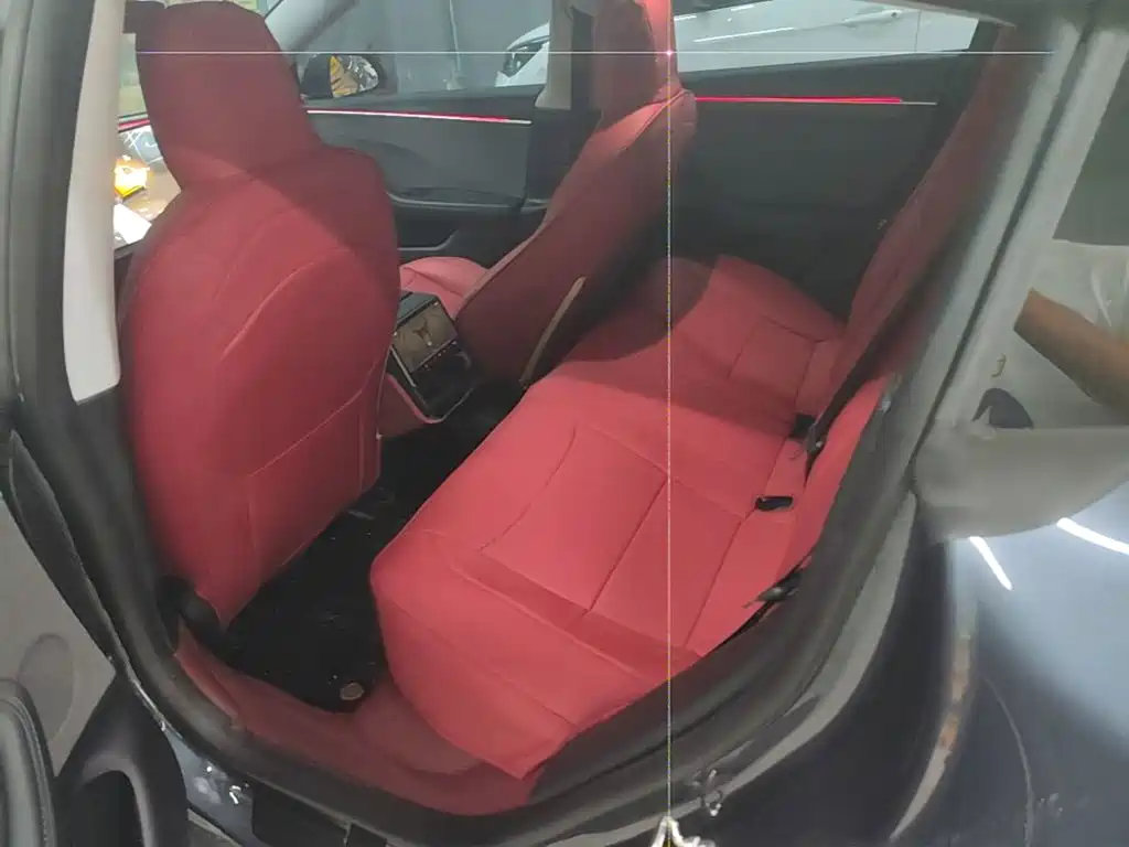 Tesla Model 3 — миниатюра 17