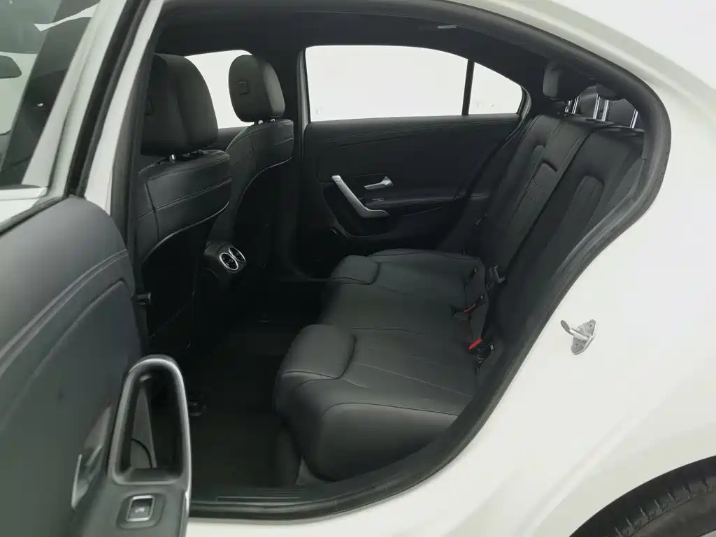 Mercedes-Benz A-Class — миниатюра 15
