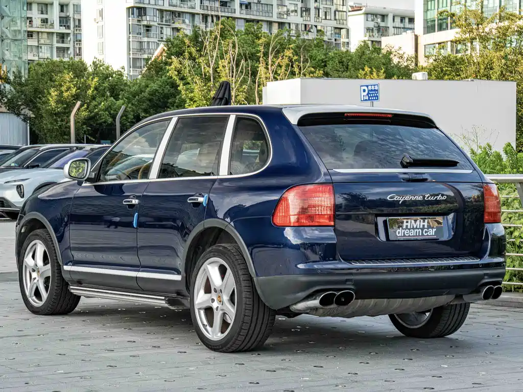Porsche Cayenne — миниатюра 10