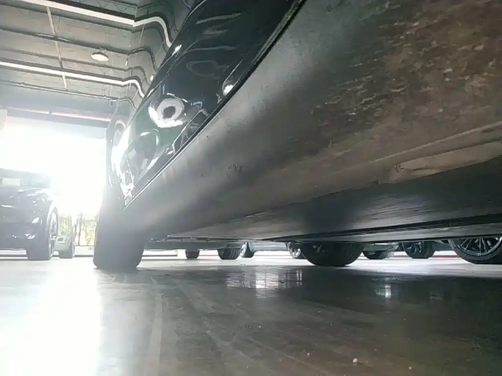 Tesla Model Y — миниатюра 21