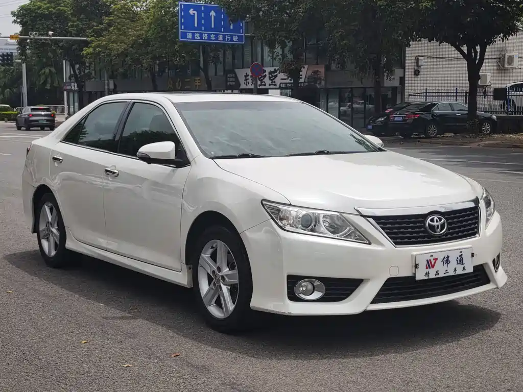 Toyota Camry 2012 2.0S