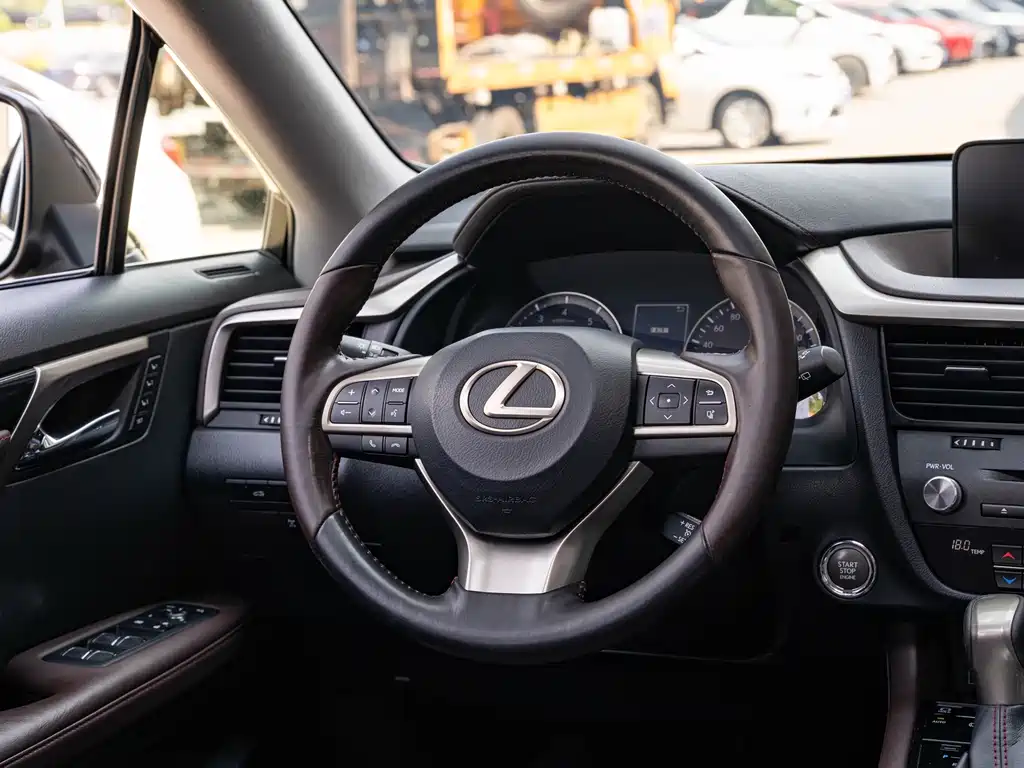 Lexus RX — миниатюра 14