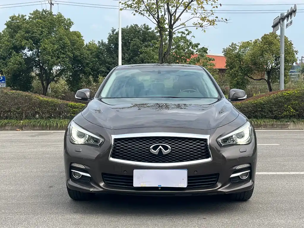 INFINITI Q50L