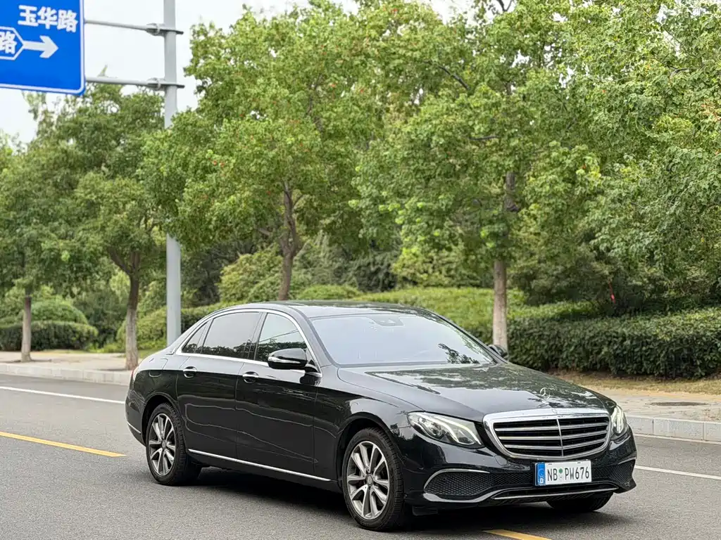 Mercedes-Benz E-Class — миниатюра 3